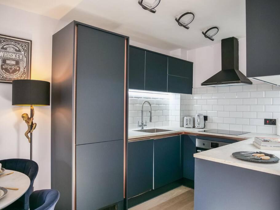 Stylish Retreat For Your Short Getaway London Exterior photo